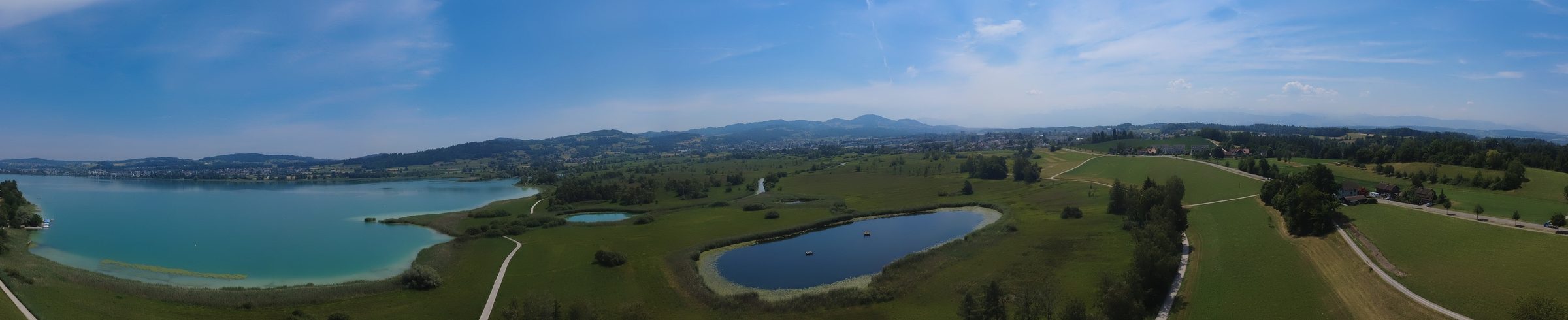 Panorama des Pfäffikersees und Robenhauser Riets aus der Luft