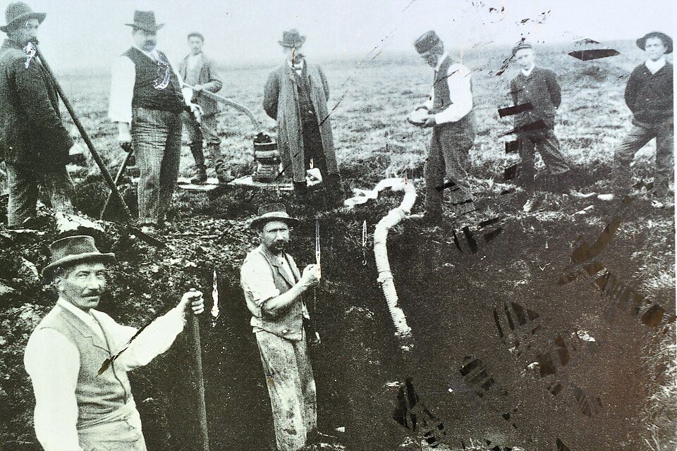 Ausgrabung im Robenhauserriet um 1900